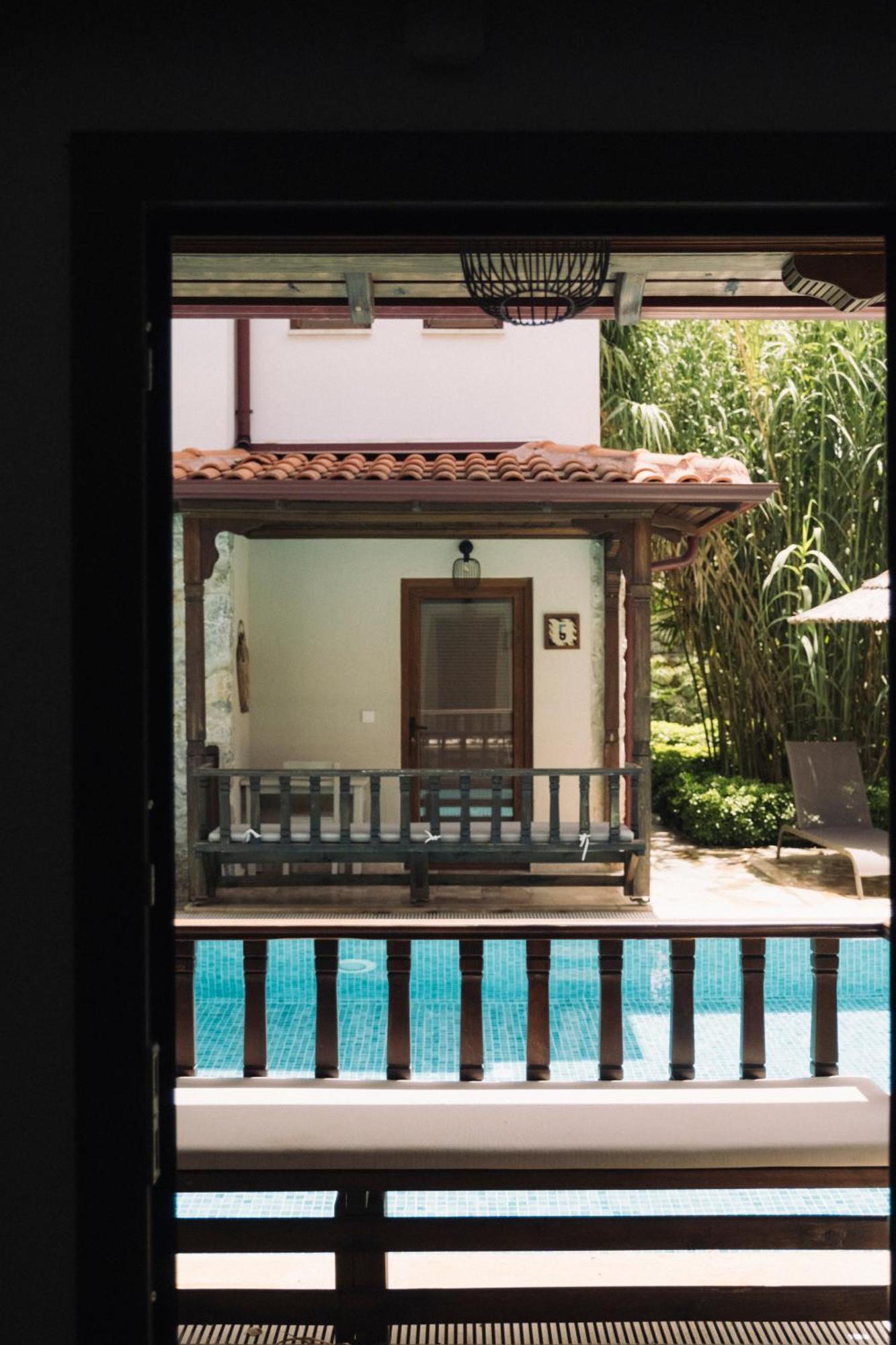 Okapi Suites Ula Exterior foto
